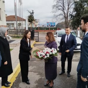Aile Ve Sosyal Hizmetler Bakan Yardımcımız Sayın Dr. Sevim Sayım Madak İl Müdürlüğümüzü Ve Sosyal Hizmet Merkezimizi Ziyaret Etti - fotoğraf 12