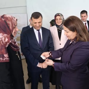 Aile Ve Sosyal Hizmetler Bakan Yardımcımız Sayın Dr. Sevim Sayım Madak İl Müdürlüğümüzü Ve Sosyal Hizmet Merkezimizi Ziyaret Etti - fotoğraf 14