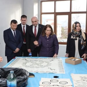 Sayın Dr. Sevim Sayım Madak Safranbolumuzda Kadın Emeğiyle Güçlenen Umuduyla Büyüyen Aile Destek Merkezimizi Ziyaret Etti - fotoğraf 10