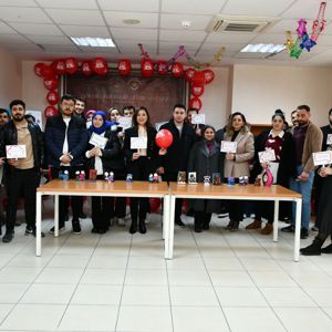 Aile Buluşmaları programımız, “Renkli An’lar: Aile ve Yuva” obje boyama etkinliği ile devam etti.  - fotoğraf 1
