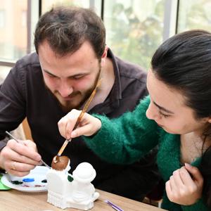 Aile Buluşmaları programımız, “Renkli An’lar: Aile ve Yuva” obje boyama etkinliği ile devam etti.  - fotoğraf 2