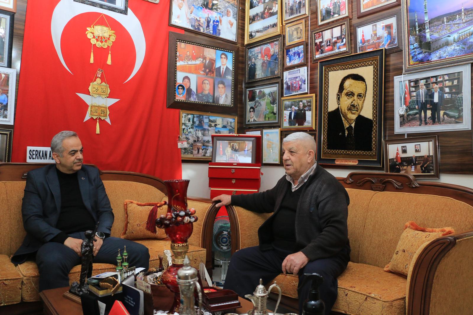  AZİZ ŞEHİDİMİZ SERKAN ADIGÜZEL'İN KIYMETLİ BABASINI İL MÜDÜRÜMÜZ ZİYARET ETTİ