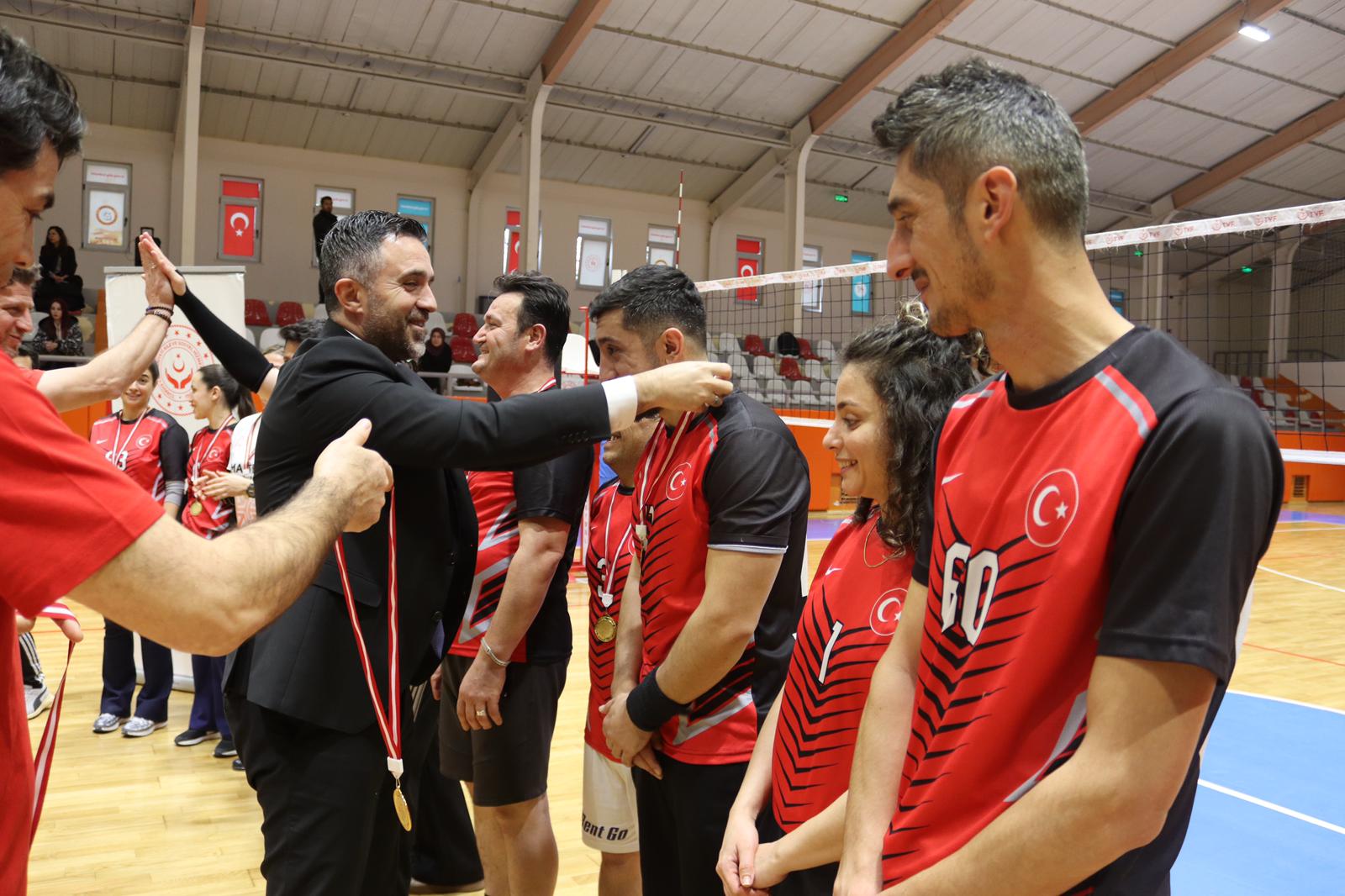 2026 Yılı Personeller Arası Voleybol Turnuvamızın Final Maçı ve Kupa Töreni, İl Müdürümüz Sn. Ömer TURAN’ın Katılımıyla Gerçekleşmiştir