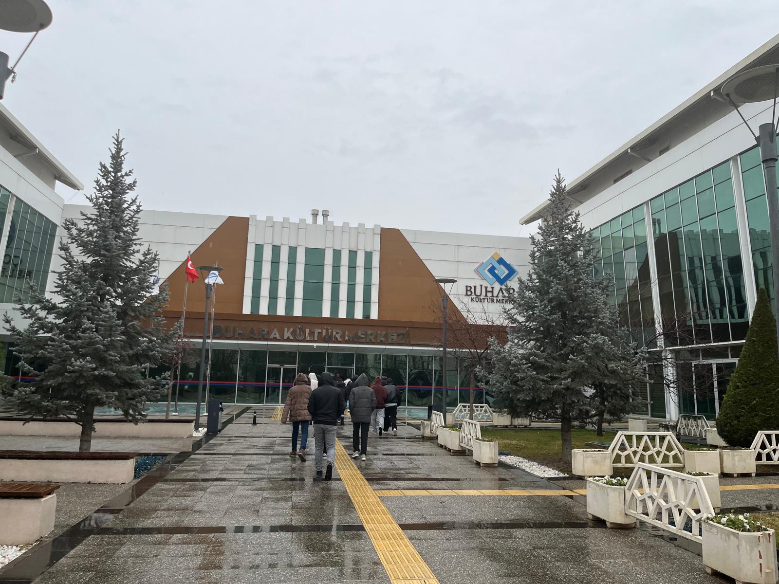 Buzda Eğlence, Pistte Kardeşlik! 