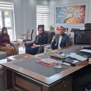 İl Müdürümüz Yakup KÜTÜK başkanlığında, koruyucu aile ve geçici koruyucu aile hizmetlerine ilişkin iş ve işlemlerin değerlendirilmesi amacıyla toplantı gerçekleştirildi - fotoğraf 1