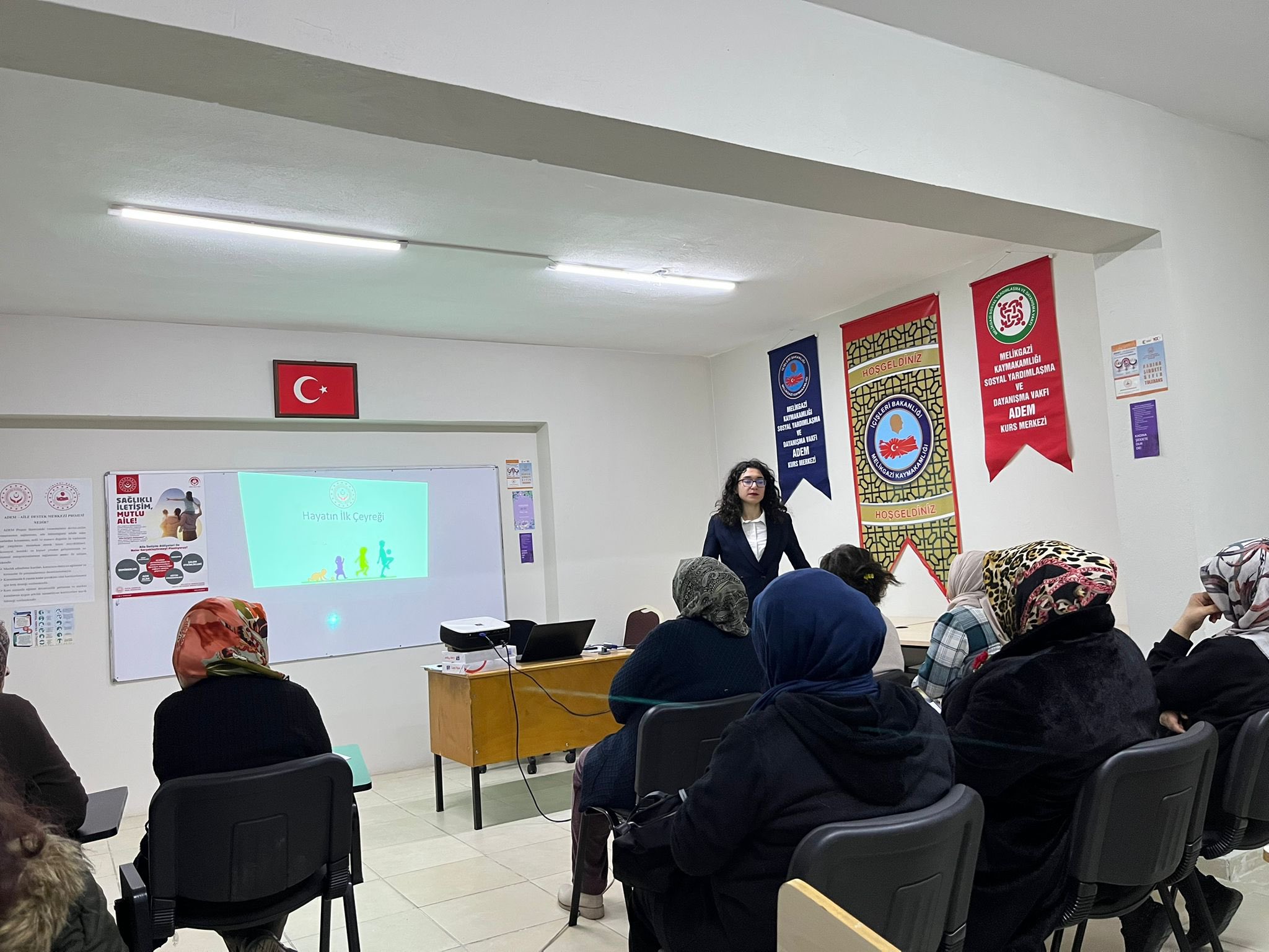 “Hayatın İlk Çeyreği” konulu eğitim gerçekleştirildi