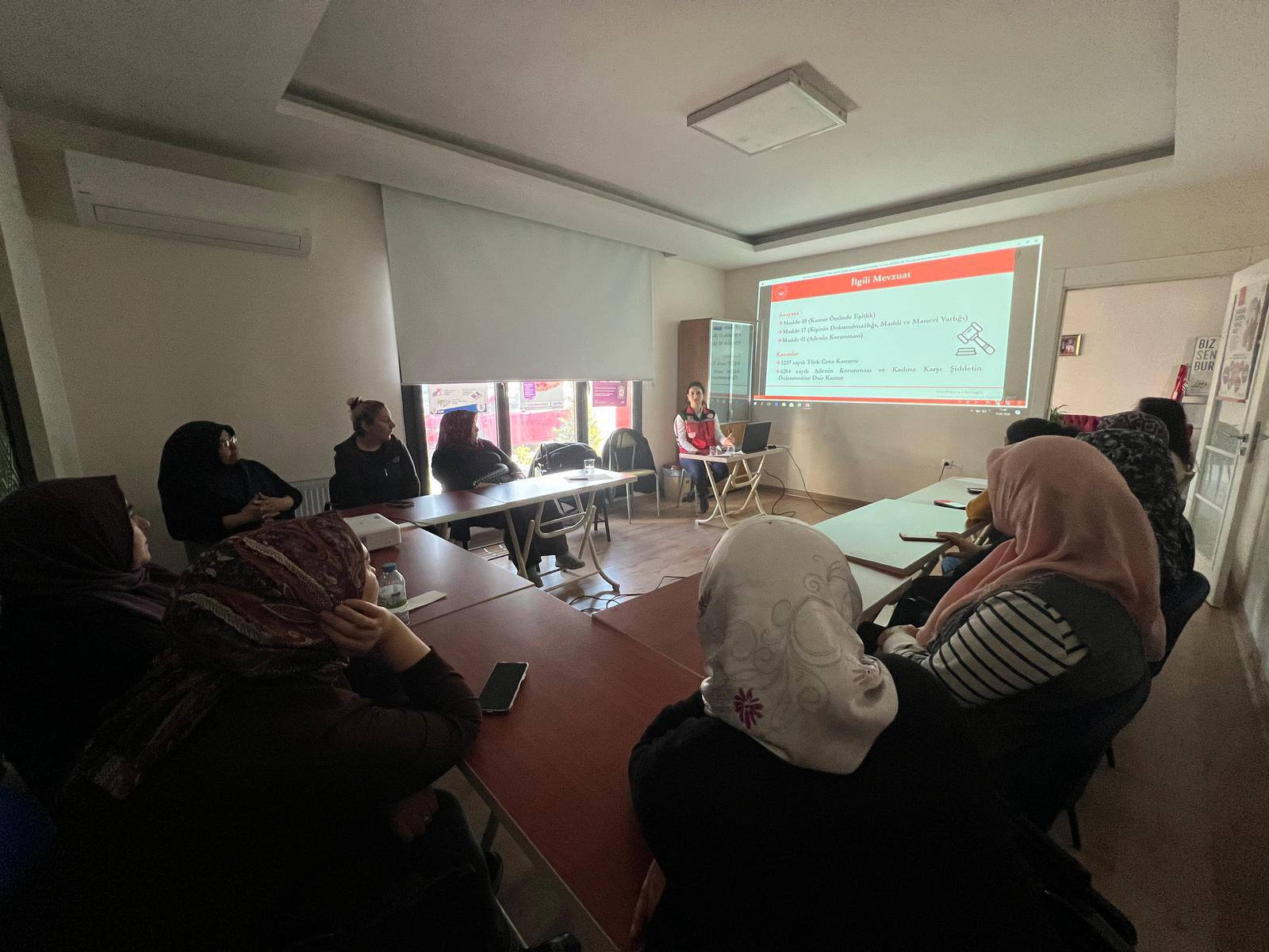  “Aile İçi ve Kadına Karşı Şiddetle Mücadele” konulu eğitim gerçekleştirildi