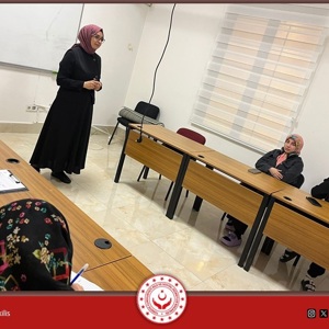 Nakşidil Valide Sultan Yurt Müdürlüğü B ve C Blokta  kalan üniversite öğrencilerine yönelik evlilik öncesi eğitim programı gerçekleştirildi. Eğitim kapsamında; sağlıklı iletişim, evlilikte uyum, aile içi roller ve karşılıklı anlayışın önemi gibi konular ele alındı. Gençlerin evlilik sürecine bilinçli ve sağlıklı bir bakış açısıyla hazırlanmasını amaçlayan program, öğrencilerin katılımı ve ilgisiyle tamamlandı. - fotoğraf 1