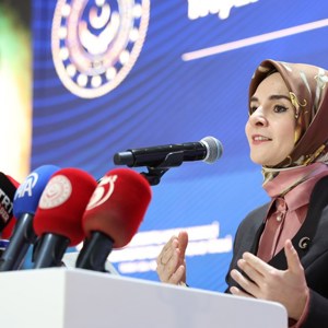  Aile ve Sosyal Hizmetler Bakanımız Göktaş, Adana'da huzurevi açılışında konuştu: - fotoğraf 1