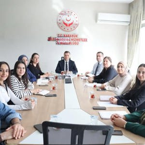 Geçici Koruyucu Aile Hizmeti Modelinin Yaygınlaştırılması Toplantısı Gerçekleştirildi - fotoğraf 1