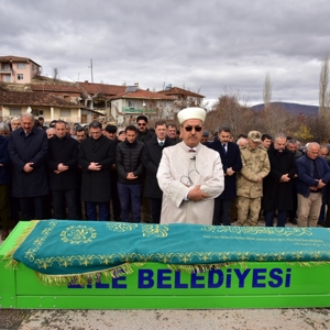 İl Müdürümüz Mahmut Özdemir, Gazi Osman Çakmak’ın Babasının Cenaze Namazına Katıldı - fotoğraf 2