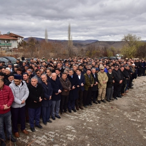 İl Müdürümüz Mahmut Özdemir, Gazi Osman Çakmak’ın Babasının Cenaze Namazına Katıldı - fotoğraf 1