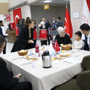 Büyük Aile Sofrası - fotoğraf 4