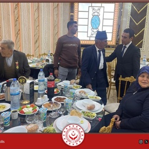 Ramazan-ı Şerif'in ilk iftarını şehitlerimizin muhterem yakınları ve gazilerimizle yaptık.  - fotoğraf 1