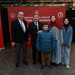 Şehit Yakınları ve Gaziler “Büyük Aile Sofrası”nda Bir Araya Geldi - fotoğraf 23