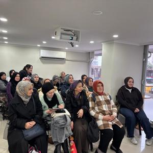 Aile Destek Merkezi Kursiyerlerine Kadına Yönelik Şiddetle Mücadele Eğitimi Verildi - fotoğraf 1