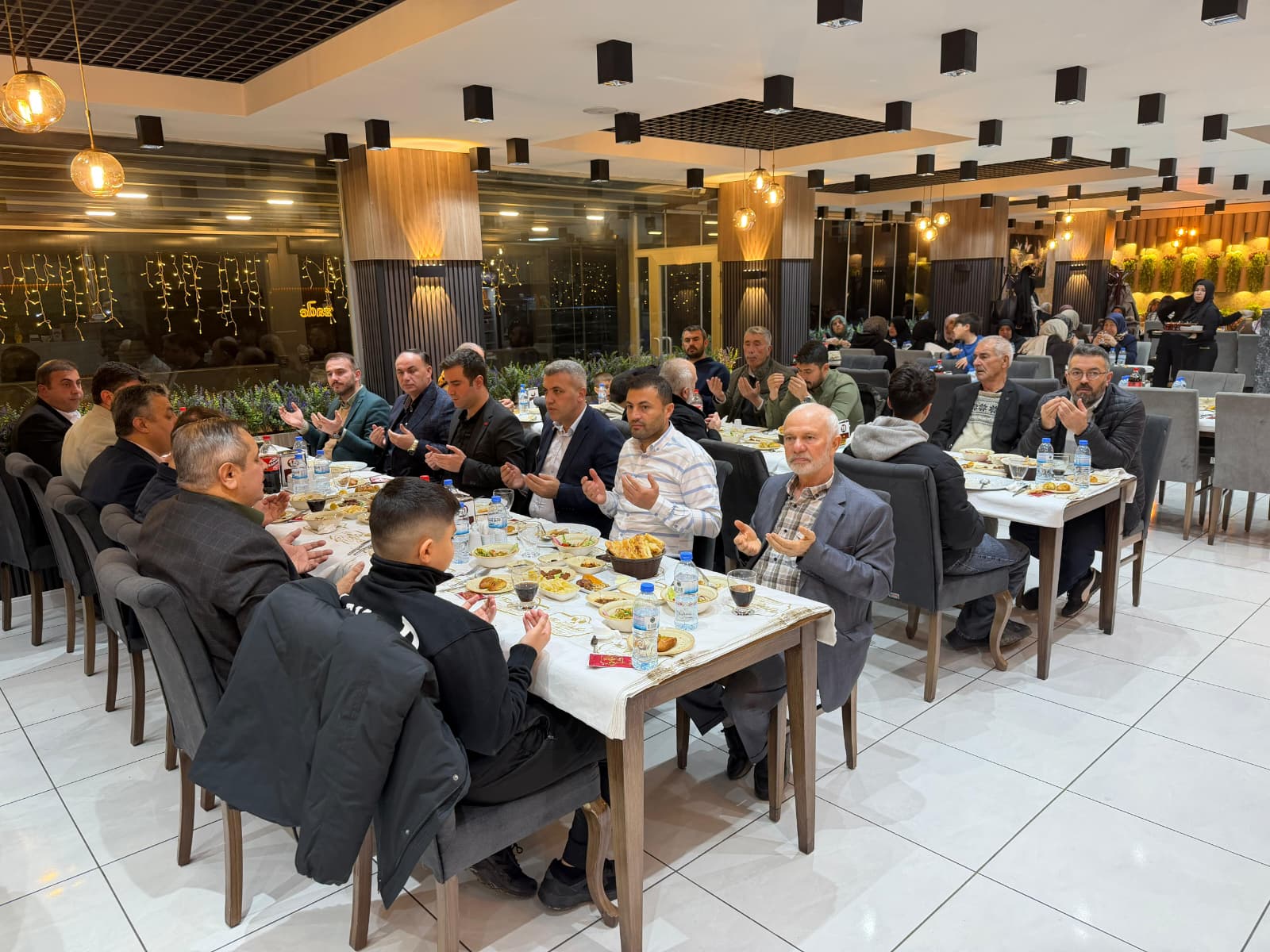 Gönül sofrasında bir aradayız!