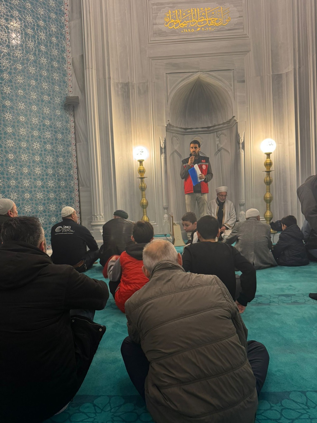 Aile ve Nüfus On Yılı Kapsamında Teravih Namazı Öncesi Vatandaşlarımıza “Ekran Bağımlılığı ve Ailelerin Alabileceği Önlemler” Konulu Eğitimlerimiz Verilmektedir