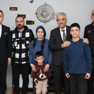 Valimiz Sayın Mehmet Makas, Gülbeyaz Ailesini Ziyaret Etti. - fotoğraf 2