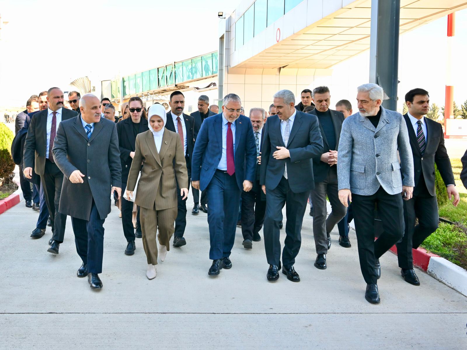 Bakanımız Mahinur Özdemir Göktaş Diyarbakır’da Karşılandı