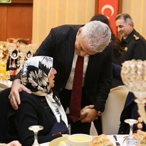 Şehit Yakınları ve Gazilerimizle “Büyük Aile Sofrası” İftar Programı Düzenlendi. - fotoğraf 5