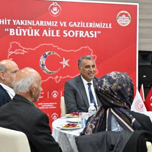 Manisa’da “Şehit Yakınlarımız ve Gazilerimizle Büyük Aile Sofrası” İftar Programı Düzenlendi - fotoğraf 1