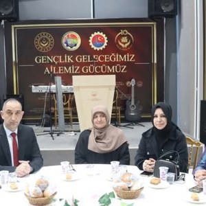 Gençlik Geleceğimiz Ailemiz Gücümüz - fotoğraf 4