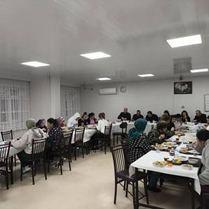 Protokol Üyeleri Kula Engelsiz Yaşam Merkezinde Kuruluş Sakinleriyle İftar Yaptı - fotoğraf 3
