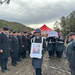 Jandarma Er Onurcan Aktaş Dualarla Son Yolculuğuna Uğurlandı - fotoğraf 2