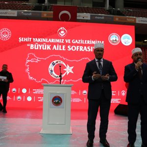 Kayseri Valiliği ve Kayseri Büyükşehir Belediyesi İş Birliğinde “Büyük Aile Sofrası”nda Anlamlı Buluşma - fotoğraf 2