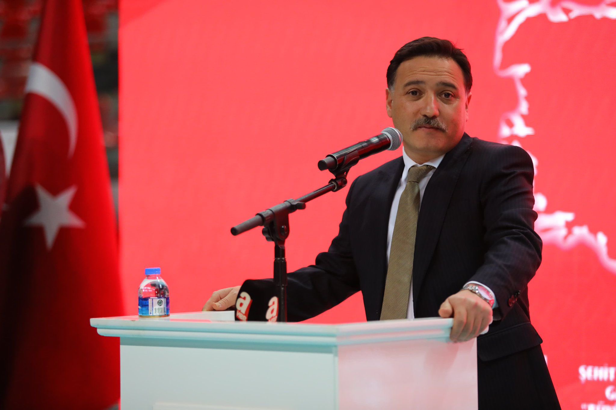 Kayseri Valiliği ve Kayseri Büyükşehir Belediyesi İş Birliğinde “Büyük Aile Sofrası”nda Anlamlı Buluşma