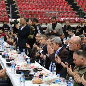 Kayseri Valiliği ve Kayseri Büyükşehir Belediyesi İş Birliğinde “Büyük Aile Sofrası”nda Anlamlı Buluşma - fotoğraf 4