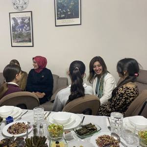 Manisa Protokolünden Yunusemre’deki Çocuk Evine Anlamlı Ziyaret - fotoğraf 2