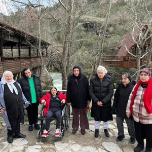 Safranbolu Engelsiz Yaşam Bakım Rehabilitasyon Ve Aile Danışma Merkezimizden Hizmet Alan Değerli Bireylerimizle Güneşli Bir Haftasonunu Birlikte Paylaştık - fotoğraf 1