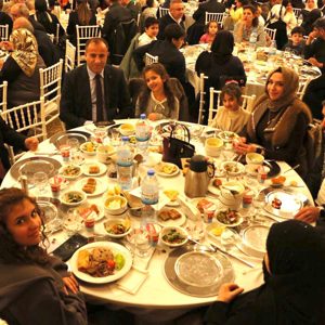 Ramazan-ı Şerif’in İlk İftarında Aziz Şehitlerimizin Kıymetli Yakınları ve Kahraman Gazilerimizle “Büyük Aile Sofrasında” Buluştuk. - fotoğraf 1
