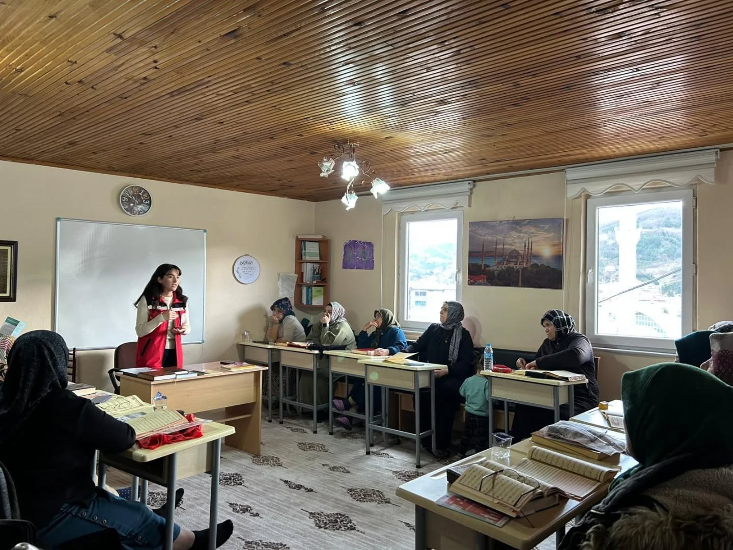 Bir çocuğun hayatına umut olmak, ona güvenli bir yuva sunmakla başlar.