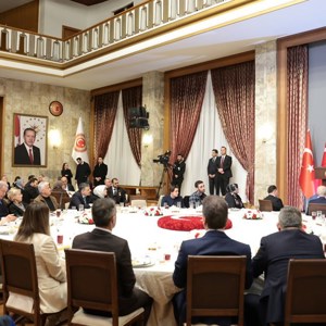 Aile ve Sosyal Hizmetler Bakanımız Göktaş, TBMM'deki Şehit Aileleri ve Gazilerle İftar Programı - fotoğraf 3