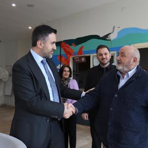 İl Müdürümüz Sn. Ömer TURAN, Çekmeköy Şehit Onur Ensar Ayanoğlu Huzurevi Yaşlı Bakım ve Rehabilitasyon Merkezi’ni Ziyaret Etti - fotoğraf 1