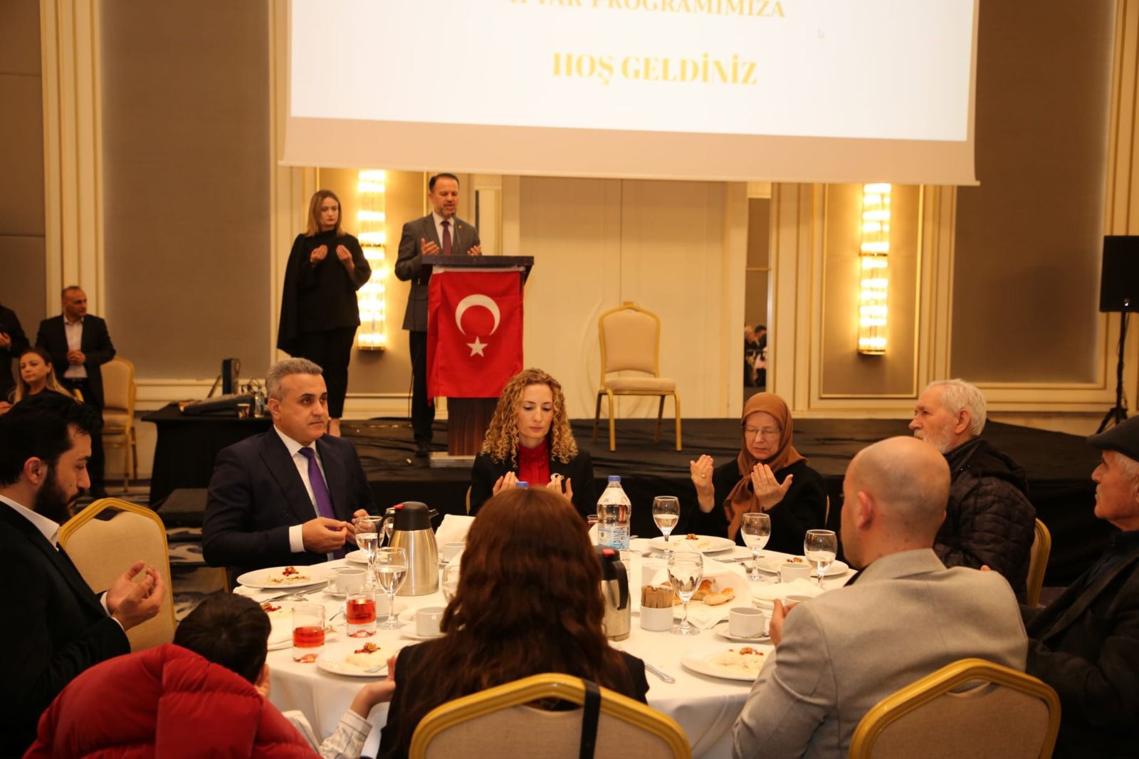 Kaymakamlarımızın Ev Sahipliğinde Sosyal Hizmet Merkezlerimizce Düzenlenen “Büyük Aile Sofraları” Programı Gerçekleştirildi