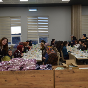 Üç Nesil Bir Arada İftar Yemeği - fotoğraf 2