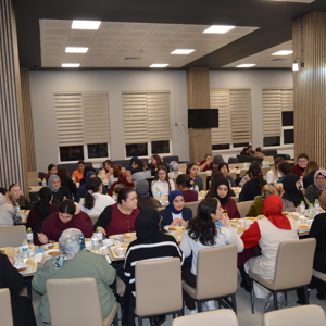 Üç Nesil Bir Arada İftar Yemeği - fotoğraf 3