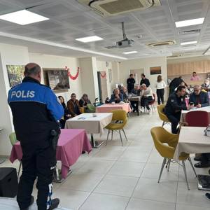 Salihli Huzurevi’nde “Dolandırıcılıktan Korunma Yöntemlerine Yönelik Bilgilendirme Eğitimi” Düzenlendi - fotoğraf 1