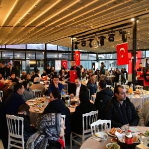 Akhisar’da Şehit Yakınları ve Gaziler Onuruna İftar Programı Düzenlendi - fotoğraf 2