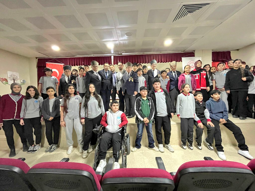 Çerkezköy’de “Vatan ve Kahramanlık” Programında Gazilerimiz Öğrencilerle Buluştu