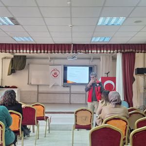 Değerlerin Edinilmesinde Ailenin Rolü konulu eğitim semineri verildi. - fotoğraf 2