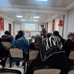 Değerlerin Edinilmesinde Ailenin Rolü konulu eğitim semineri verildi. - fotoğraf 4