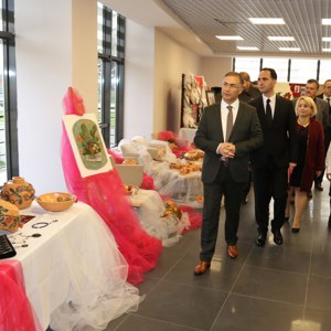 Valimiz Sayın Köksal Şakalar El Sanatları Sergisini Gezdi - fotoğraf 5