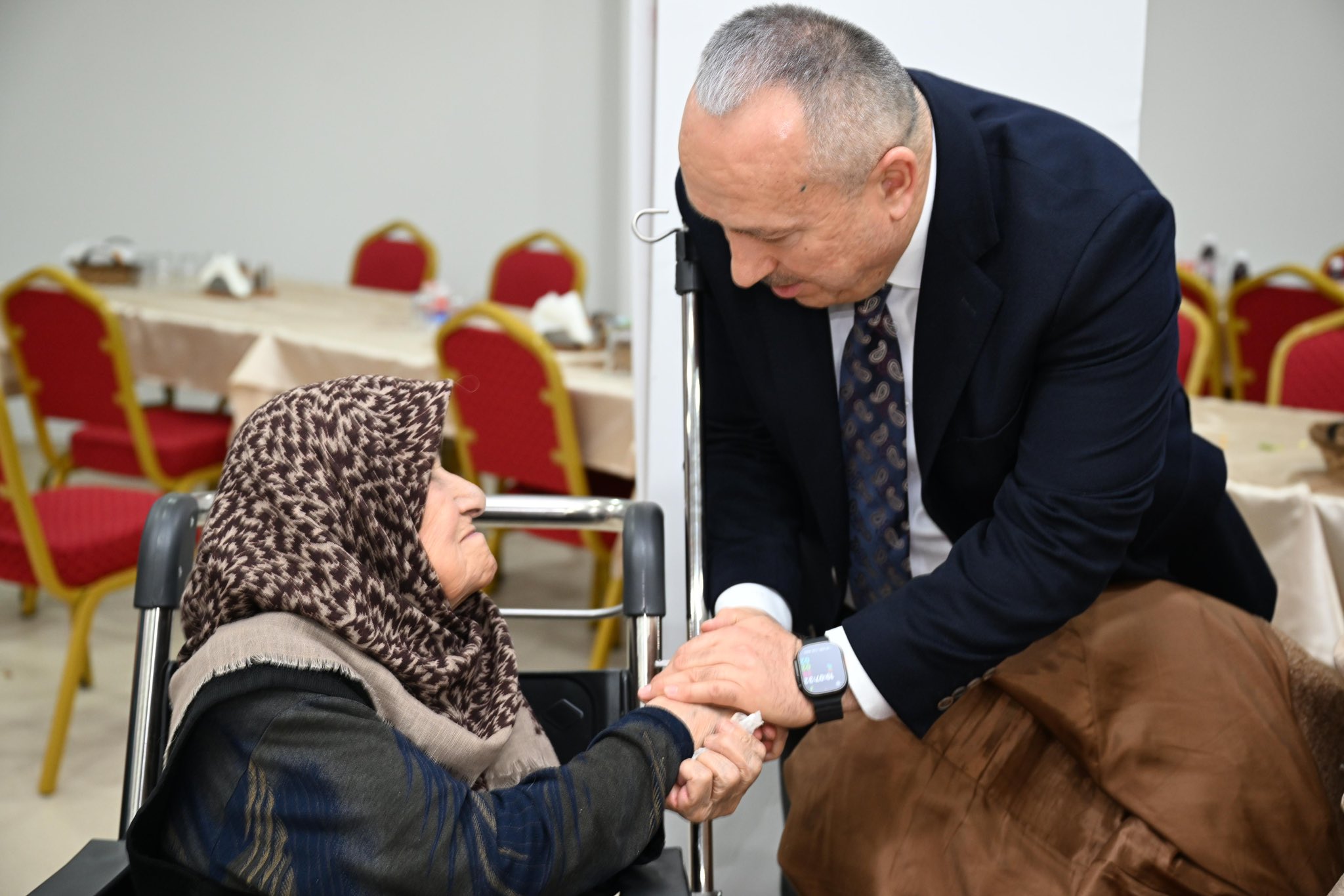 Valimiz Sayın  Ali Fidan , Kapadokya Huzurevi Yaşlı Bakım ve Rehabilitasyon Merkezi’nde kalan kıymetli büyüklerimiz ile iftar programında bir araya geldi.