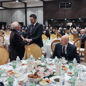 Aile ve Sosyal Hizmetler Bakanımız ile Çalışma ve Sosyal Güvenlik Bakanımızın Katılımlarıyla ‘Çınarlarımızla Vefa İftarı’ Programı Gerçekleştirildi - fotoğraf 4