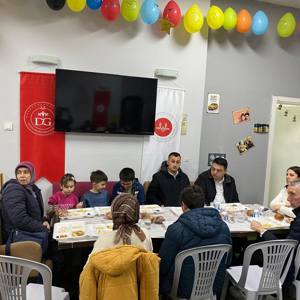 Akhisar’da Özel Gereksinimli Bireyler İftar Programında Buluştu - fotoğraf 3